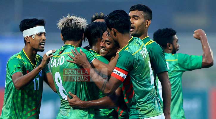 Bangladesh beat Sri Lanka to reach semi-final