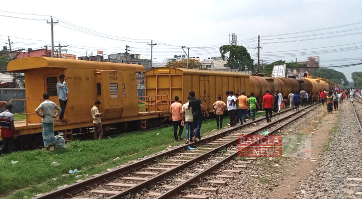 Derailment Snaps Dhaka's Rail Link With North Bengal