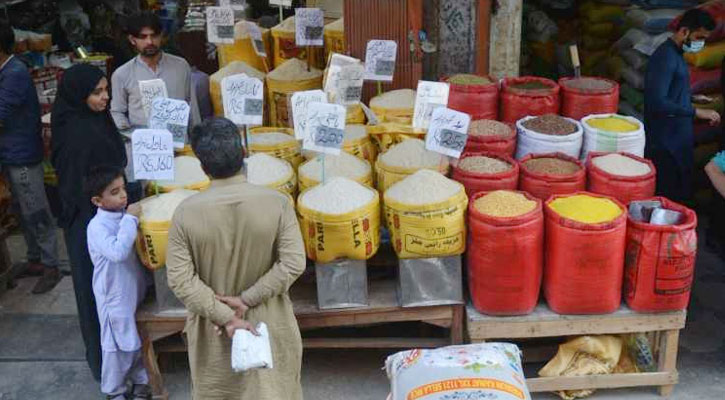 Pakistan's Inflation Soars To 47% Fueled By High Food Prices