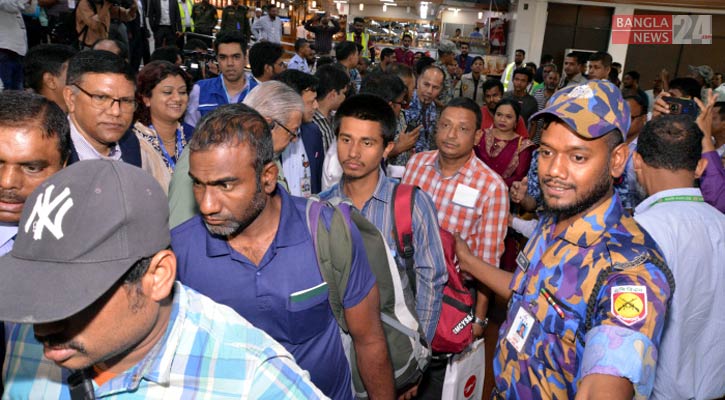 52 More Bangladeshis Return Home From Sudan