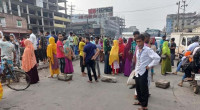 RMG workers block Dhaka-Mymensingh highway