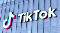 TikTok returns to US app stores after Trump extends ban deadline