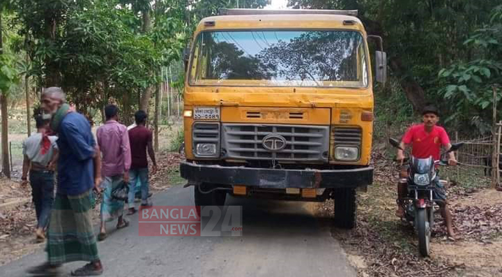 খাগড়াছড়িতে ট্রাক চাপায় বাইকারের মৃত্যু