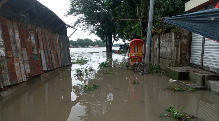 ফের সুরমার পানি বিপৎসীমা ছাড়িয়েছে