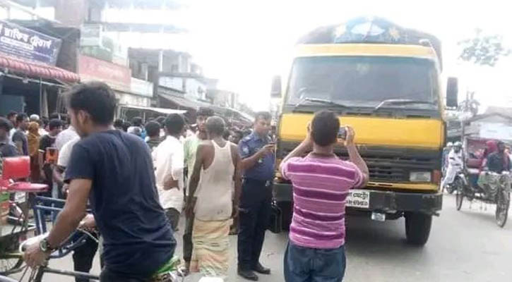 দিনাজপুরে ট্রাকচাপায় মোটরসাইকেল আরোহী নিহত