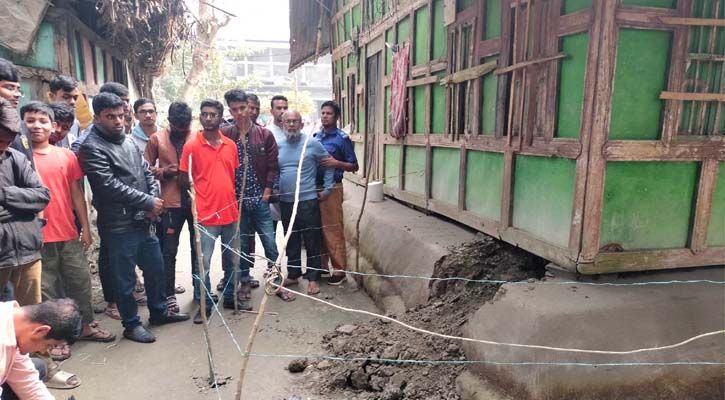 বরিশালে সাবেক মেম্বারের মা-ছেলেবউয়ের রহস্যজনক মৃত্যু