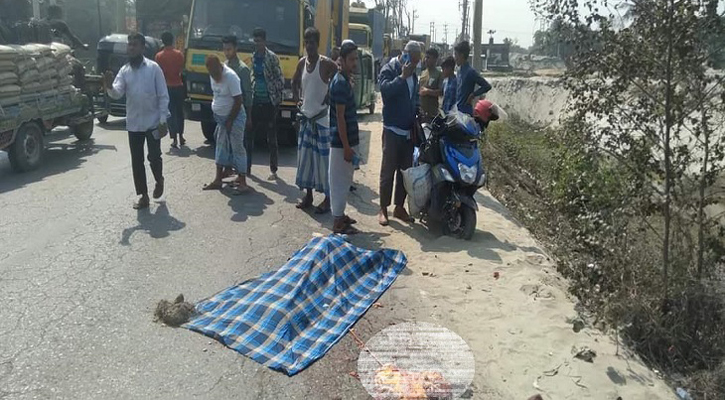 ট্রাকের ধাক্কায় স্বামীর বাইক থেকে ছিটকে পড়ে প্রাণ গেল স্ত্রীর