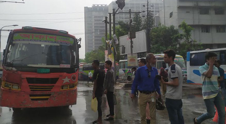 স্বস্তির বৃষ্টিতে অফিসগামীদের ভোগান্তি