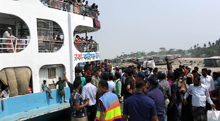 ঈদ উদযাপনে ভোগান্তি নিয়ে গ্রামের বাড়ি ফিরছেন মানুষ