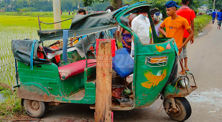 নেত্রকোনায় বাসের চাপায় অটোরিকশার দুই যাত্রী নিহত 