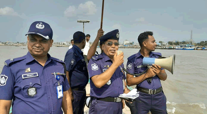 ঘূর্ণিঝড় মোখা: জনগণকে সতর্ক করে উপকূলবর্তী এলাকায় মাইকিং