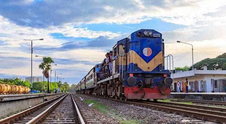 ৫ ঘণ্টা পর ঢাকা-ময়মনসিংহ ট্রেন চলাচল স্বাভাবিক