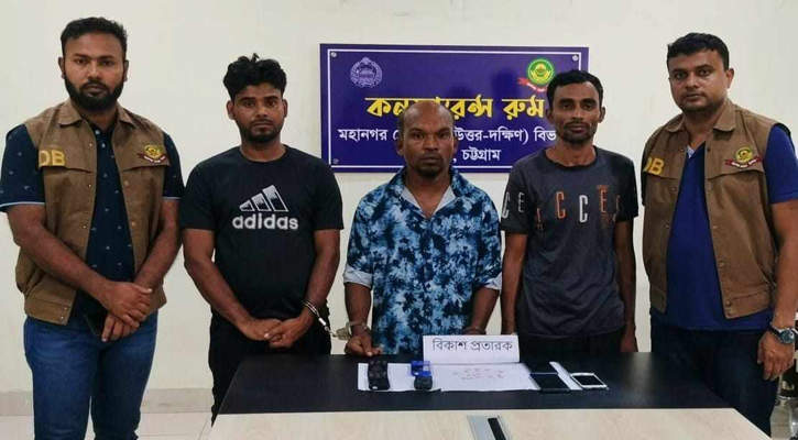 চট্টগ্রামে বিকাশে জালিয়াতি, ৩৪ সিমসহ গ্রেফতার ৩