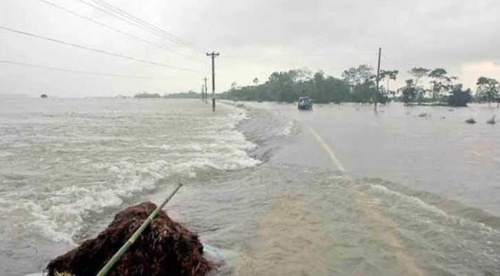 টেকনাফ উপকূলে এসেছে ‘বর্ষা’