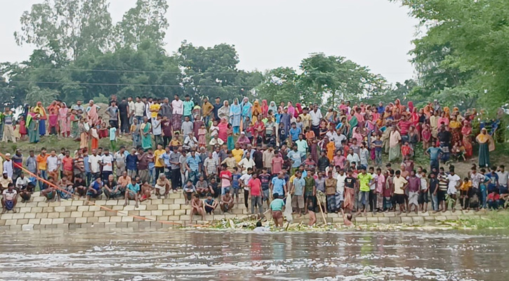 দিনাজপুরে পা পিছলে নদীতে পড়ে ২ যুবক নিখোঁজ