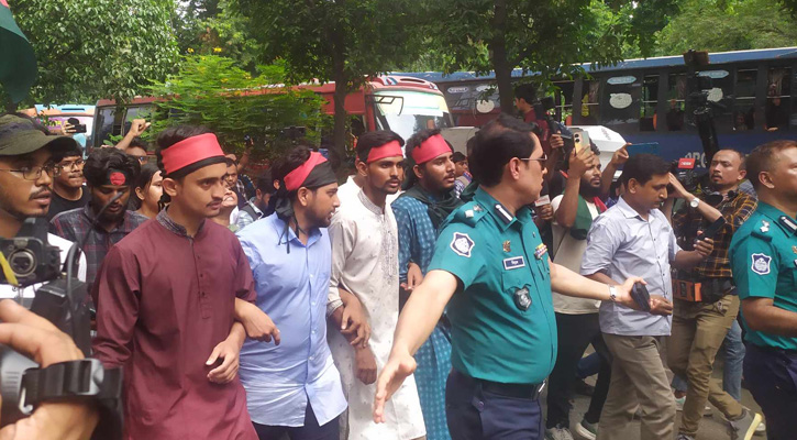 রাষ্ট্রপতি বরাবর স্মারকলিপি দিলেন শিক্ষার্থীরা