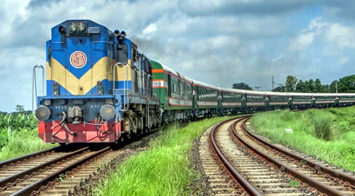 বিজিবির নিরাপত্তায় সারা দেশে জ্বালানি তেলবাহী ট্রেন চলাচল শুরু