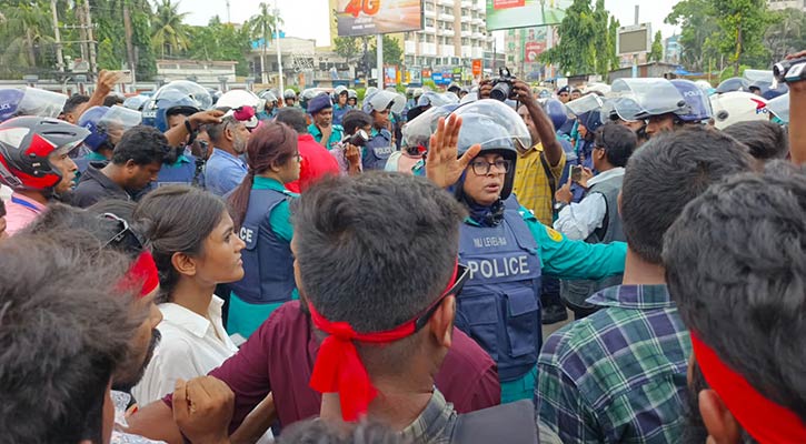 খুলনায় দফায় দফায় সংঘর্ষ, ৩৫ শিক্ষার্থীকে আটকের অভিযোগ