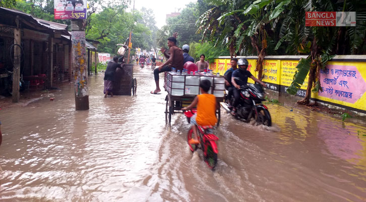 ৬৬ মি.মি. বৃষ্টিপাতে সাতক্ষীরা পৌরসভার বিভিন্ন এলাকায় জলাবদ্ধতা 