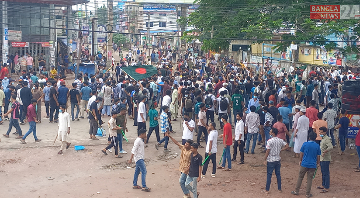 চাঁদপুরে শিক্ষার্থী-ছাত্রলীগের দফায় দফায় সংঘর্ষ, আহত ২৫