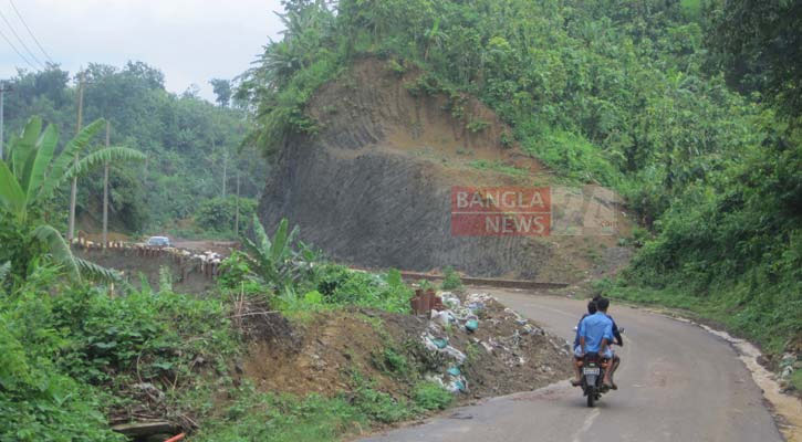 চট্টগ্রামের পাহাড়ে ভূমিধসের শঙ্কা