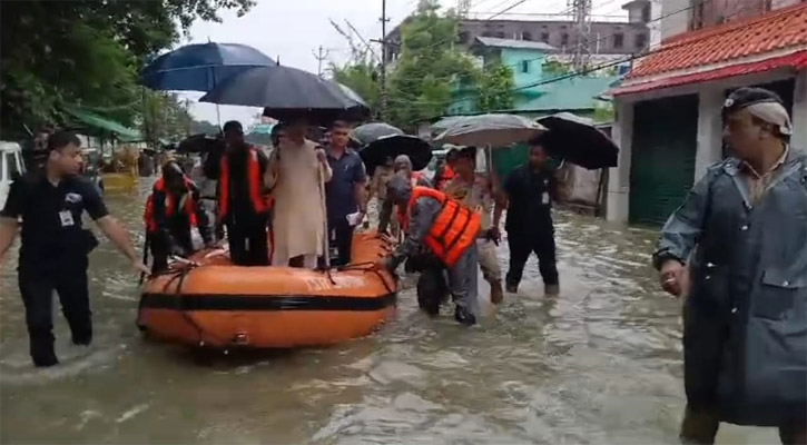 আগরতলার ৯০ শতাংশই পানির নিচে, ৭ প্রাণহানি