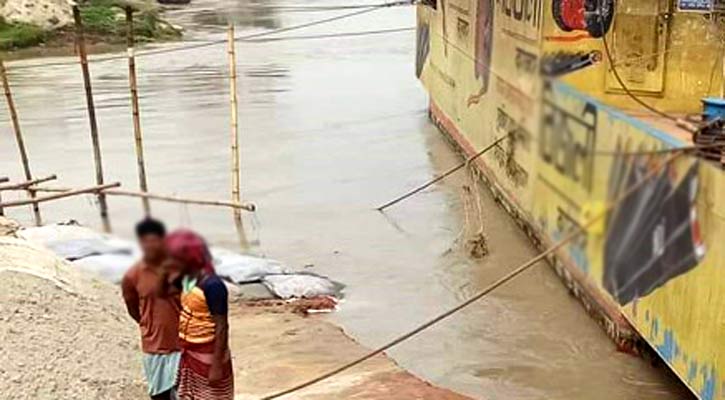 দৌলতদিয়া ফেরিঘাটে ভাঙন, ৪ নম্বর ঘাট বন্ধ