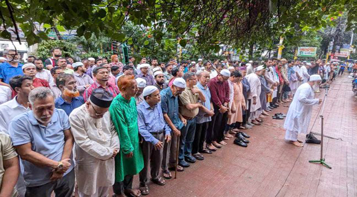 চট্টগ্রামে সাংবাদিক নেতা রুহুল আমীন গাজীর গায়েবানা জানাজা 