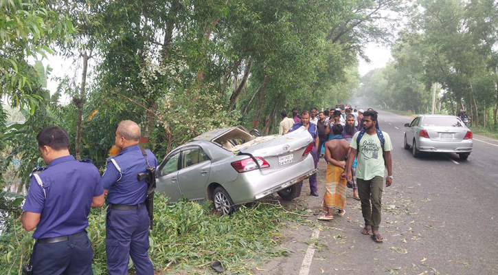 গোপালগঞ্জে প্রাইভেটকার-ভ্যানগাড়ির সংঘর্ষে নিহত ১