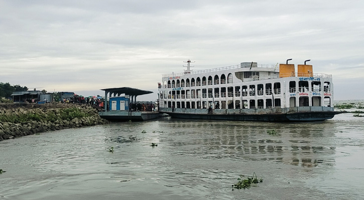 ঘূর্ণিঝড় দানা: ভোলার ৫ রুটে লঞ্চ চলাচল বন্ধ