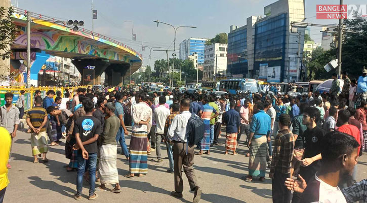 রাজধানীর পয়েন্টে পয়েন্টে অবরোধ অটোরিকশাচালকদের, যান চলাচল বন্ধ