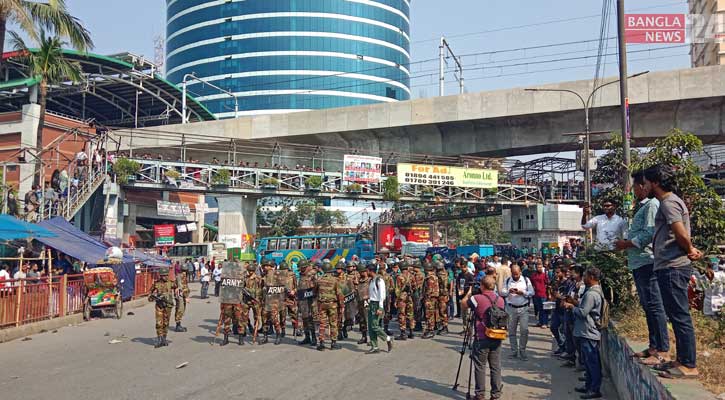 মিরপুরে ব্যাটারিচালিত রিকশাচালকদের লাঠিপেটা করে সরিয়ে দিল আইন-শৃঙ্খলা বাহিনী 