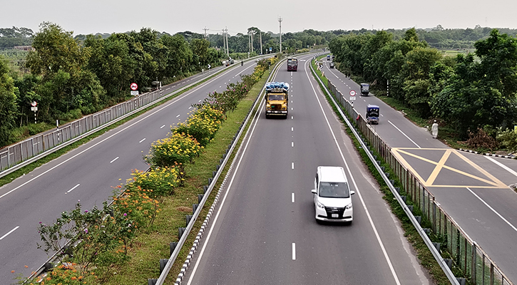 গতিসীমা না মানায় মাদারীপুর মহাসড়কে বাড়ছে দুর্ঘটনা