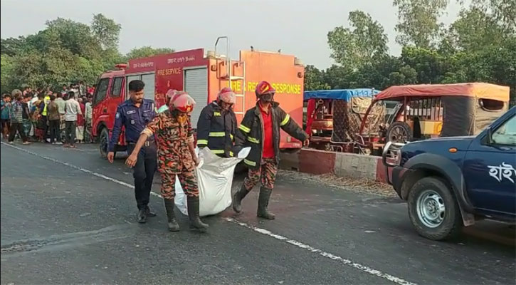 গুরুদাসপুরে ট্রাকচাপায় মোটরসাইকেলের দুই আরোহী নিহত