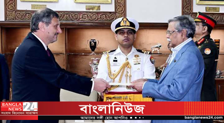 রাষ্ট্রপতির কাছে বুলগেরিয়ার নবনিযুক্ত রাষ্ট্রদূতের পরিচয়পত্র পেশ