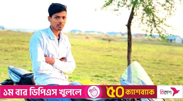 বন্ধুর মোটরসাইকেলের সঙ্গে পাল্লা, সড়কে ঝরল প্রাণ