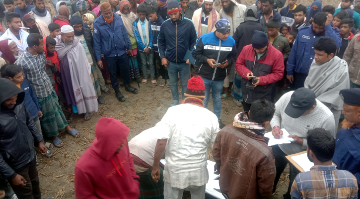সড়কের পাশে পড়েছিল ব্যবসায়ীর মরদেহ    