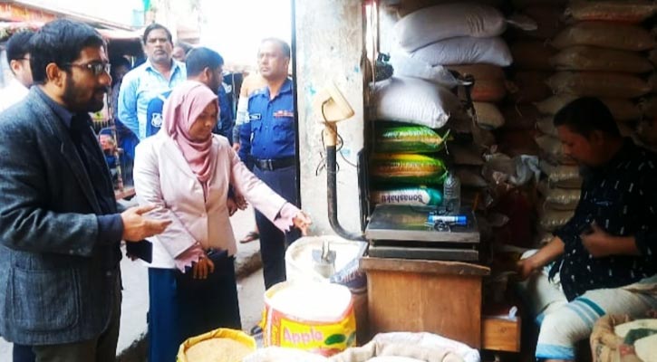 কিশোরগঞ্জে চালের বাজারে অভিযান, ৬ প্রতিষ্ঠানকে জরিমানা