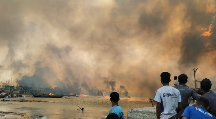 রাখাইনে জান্তা বাহিনীর বিমান হামলা, নিহত ৪০