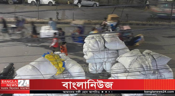 বংশালে নিষিদ্ধ পলিথিন-পিকআপসহ গ্রেপ্তার ৫