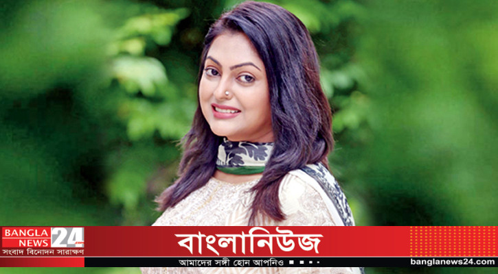 পরিচয় গোপন করে দেশ ছাড়ছিলেন নিপুন, আটক বিমানবন্দরে