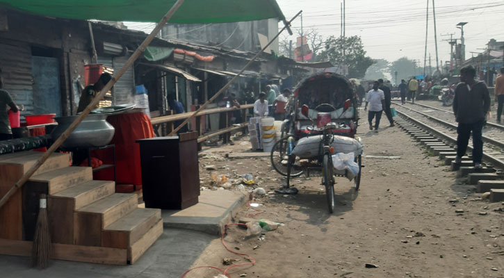 রেলের জায়গা-জমি বেদখল চলছেই