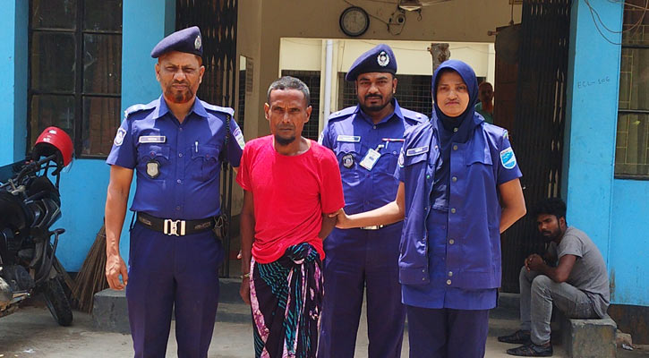 মাকে কুপিয়ে হত্যার পর বাবার কাছে আত্মগোপনে ছেলে! 