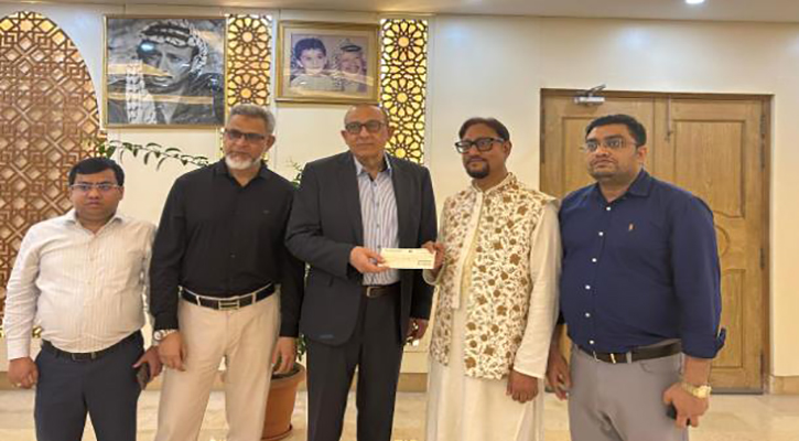যুদ্ধবিধ্বস্ত ফিলিস্তিনিদের আর্থিক সহায়তা দিলেন চসিক মেয়র 