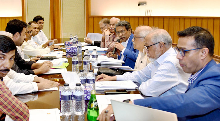 ৫৩ বছরে গণতন্ত্র সুরক্ষিত হয়নি, বারবার ভূলুণ্ঠিত হয়েছে: আলী রীয়াজ