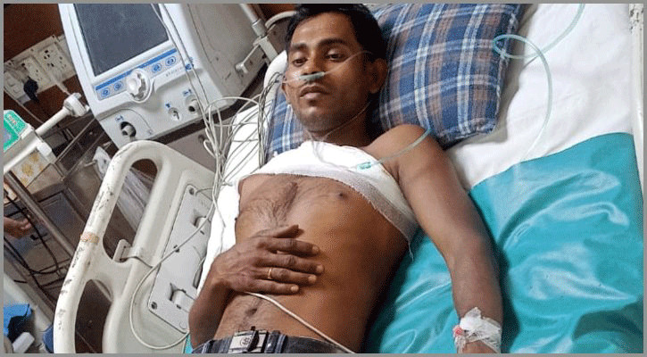 কসবা সীমান্ত দিয়ে অনুপ্রবেশকারী ভারতীয় চোরাকারবারি গুলিবিদ্ধ অবস্থায় আটক