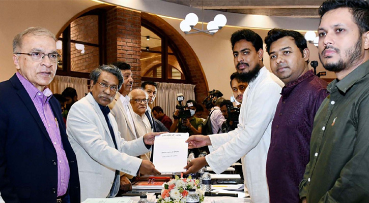 রাজনৈতিক দলগুলোর সঙ্গে দ্রুত প্রথম পর্যায়ের আলোচনা শেষ করতে চায় কমিশন