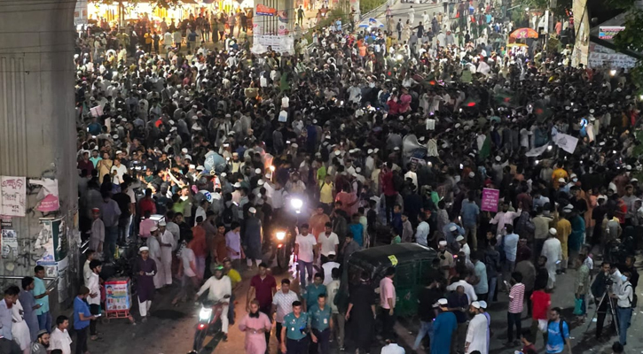 ‘শাহবাগ ব্লকেড’, ছাত্র-জনতার তিন দাবি 