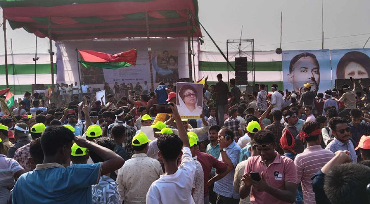 তাপদাহ উপেক্ষা করে তারুণ্যের সমাবেশে নেতাকর্মীরা