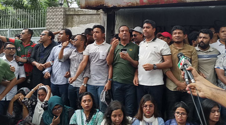 নেতাকর্মী আক্রান্ত হলে সরকার পতনের আন্দোলনে নামবে ছাত্রদল
